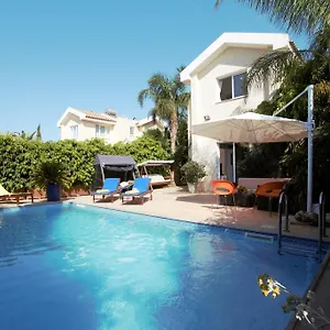 https://helene-villa.protaras-cy-hotels.com